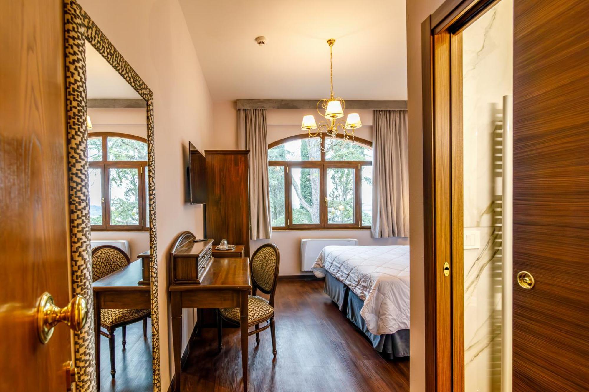 Villa Lecchi Hotel Wellness Colle di Val d'Elsa Buitenkant foto