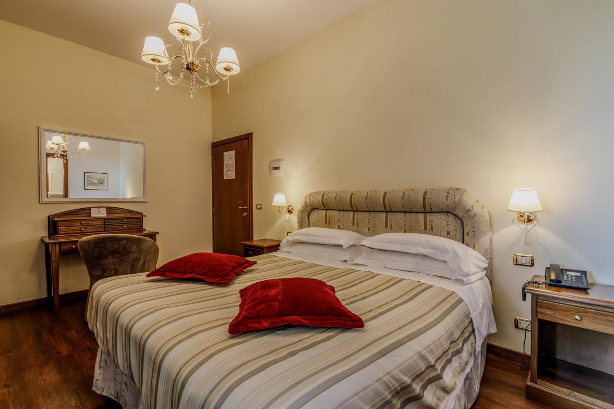 Villa Lecchi Hotel Wellness Colle di Val d'Elsa Buitenkant foto